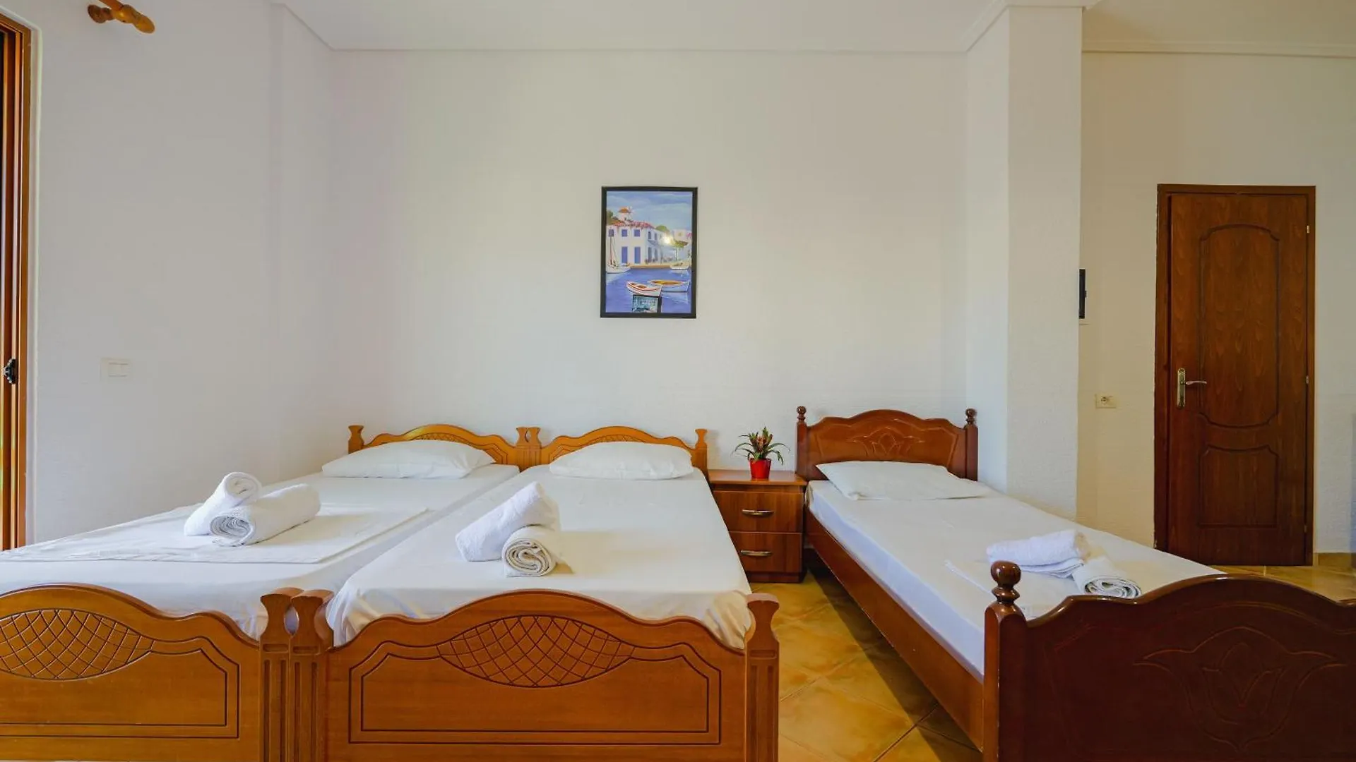 Cozy Apartments Downtown Ksamil