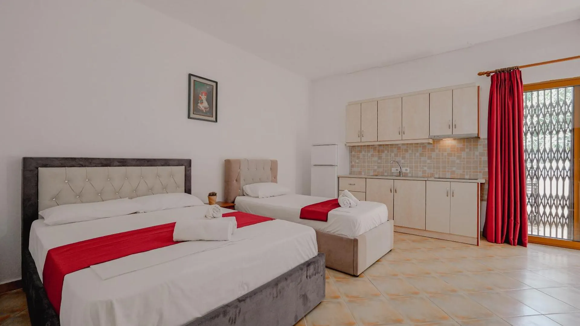 Cozy Apartments Downtown Ksamil