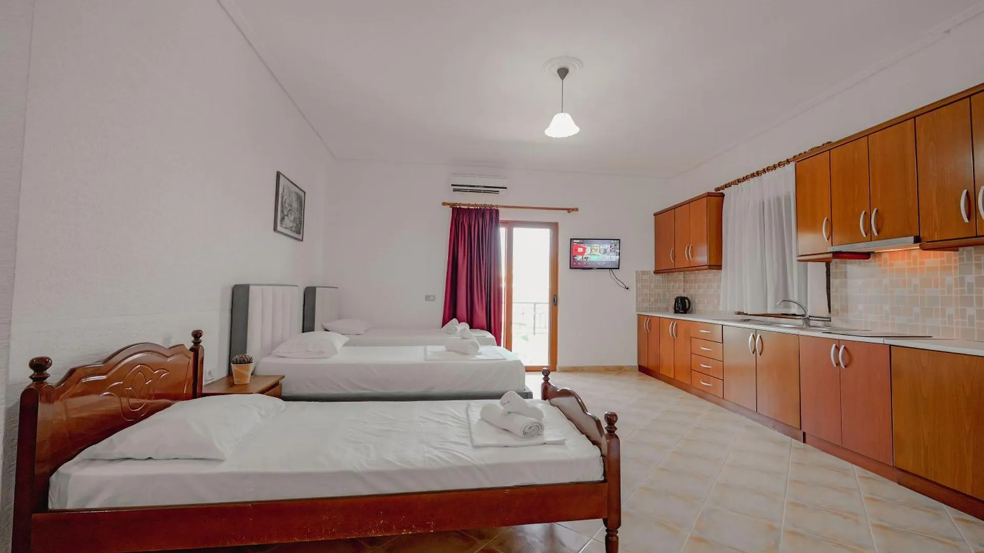 Cozy Apartments Downtown Ksamil