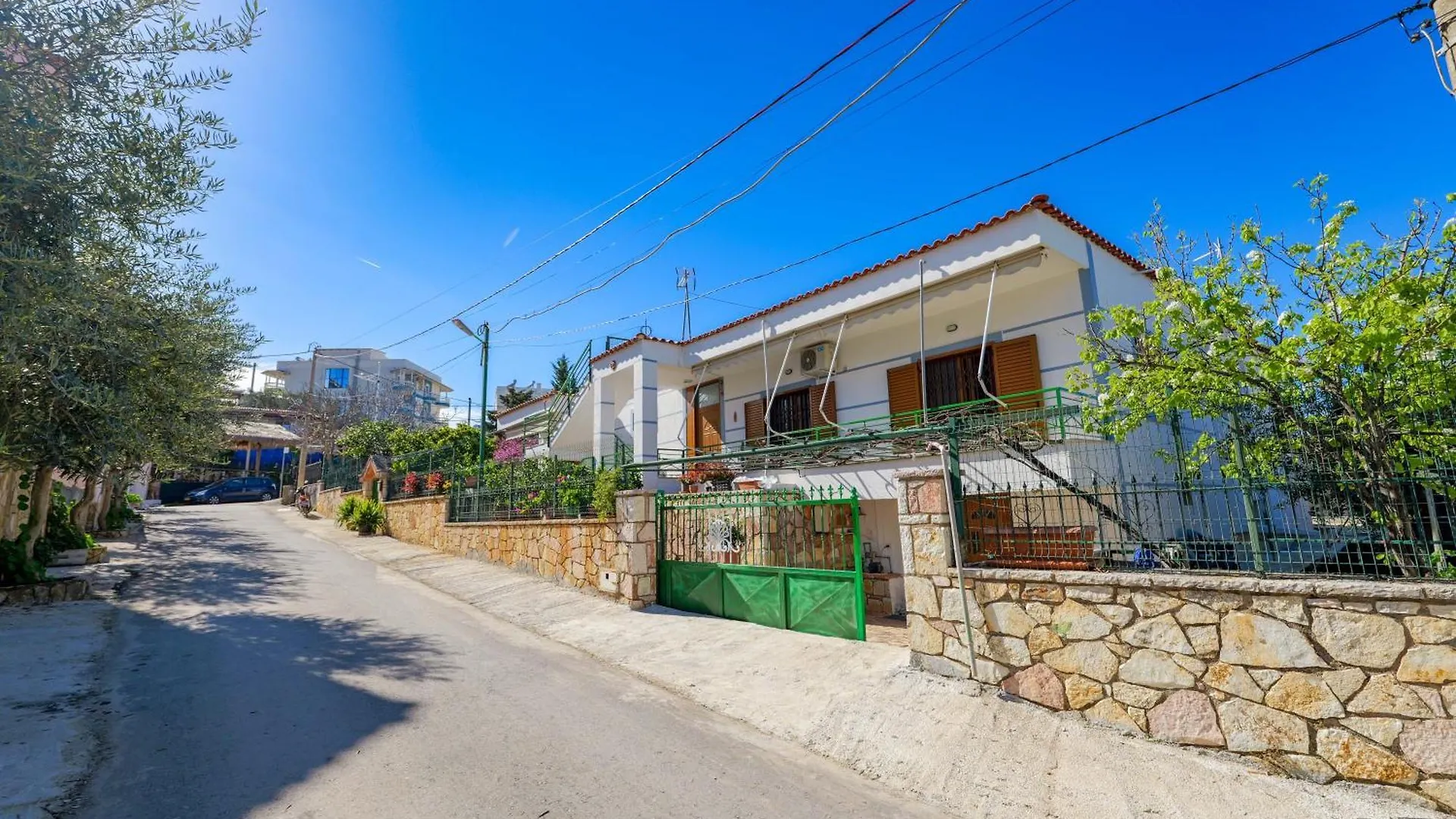 Cozy Apartments Downtown Ksamil 0*,
