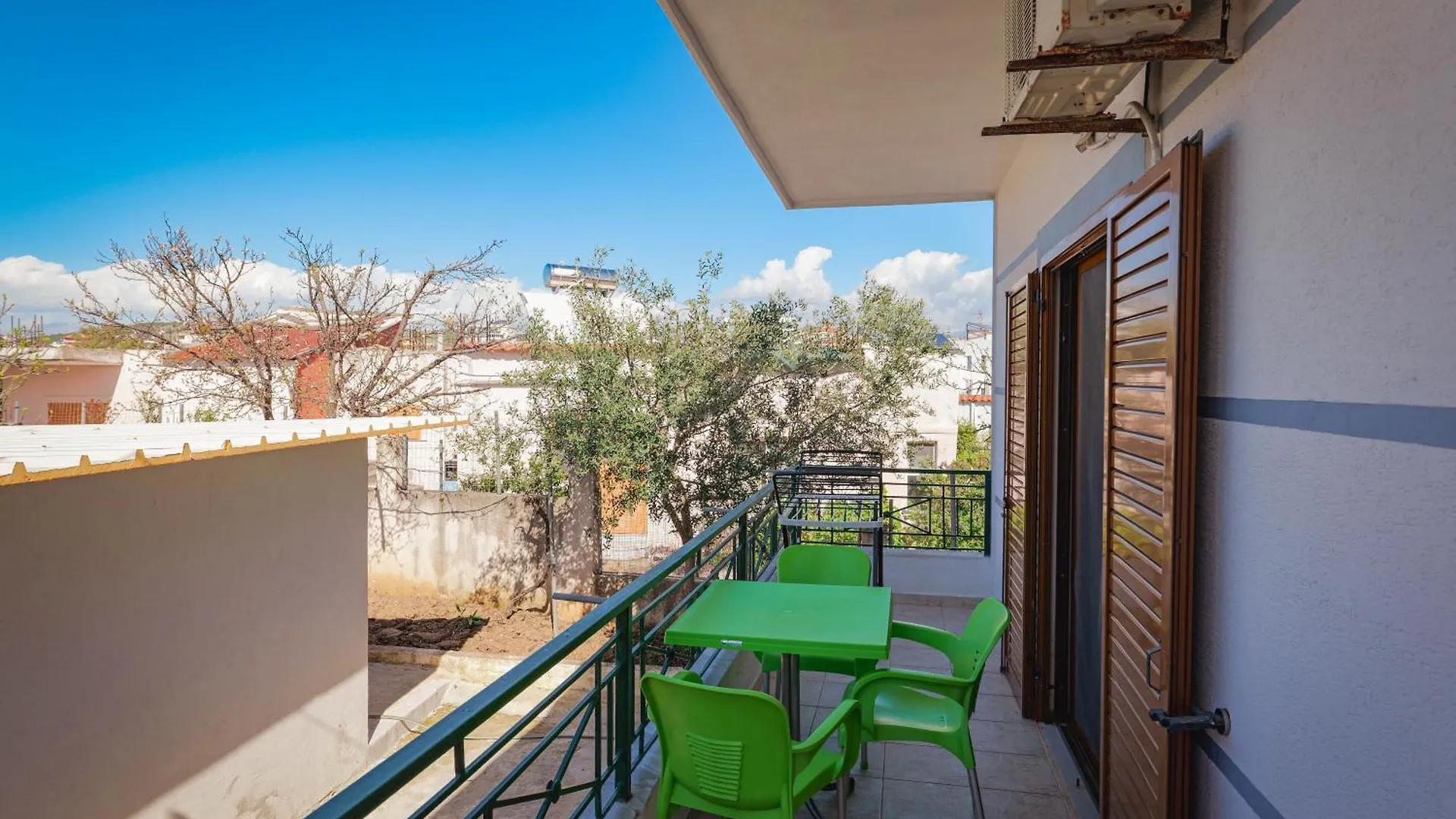 Cozy Apartments Downtown Ksamil