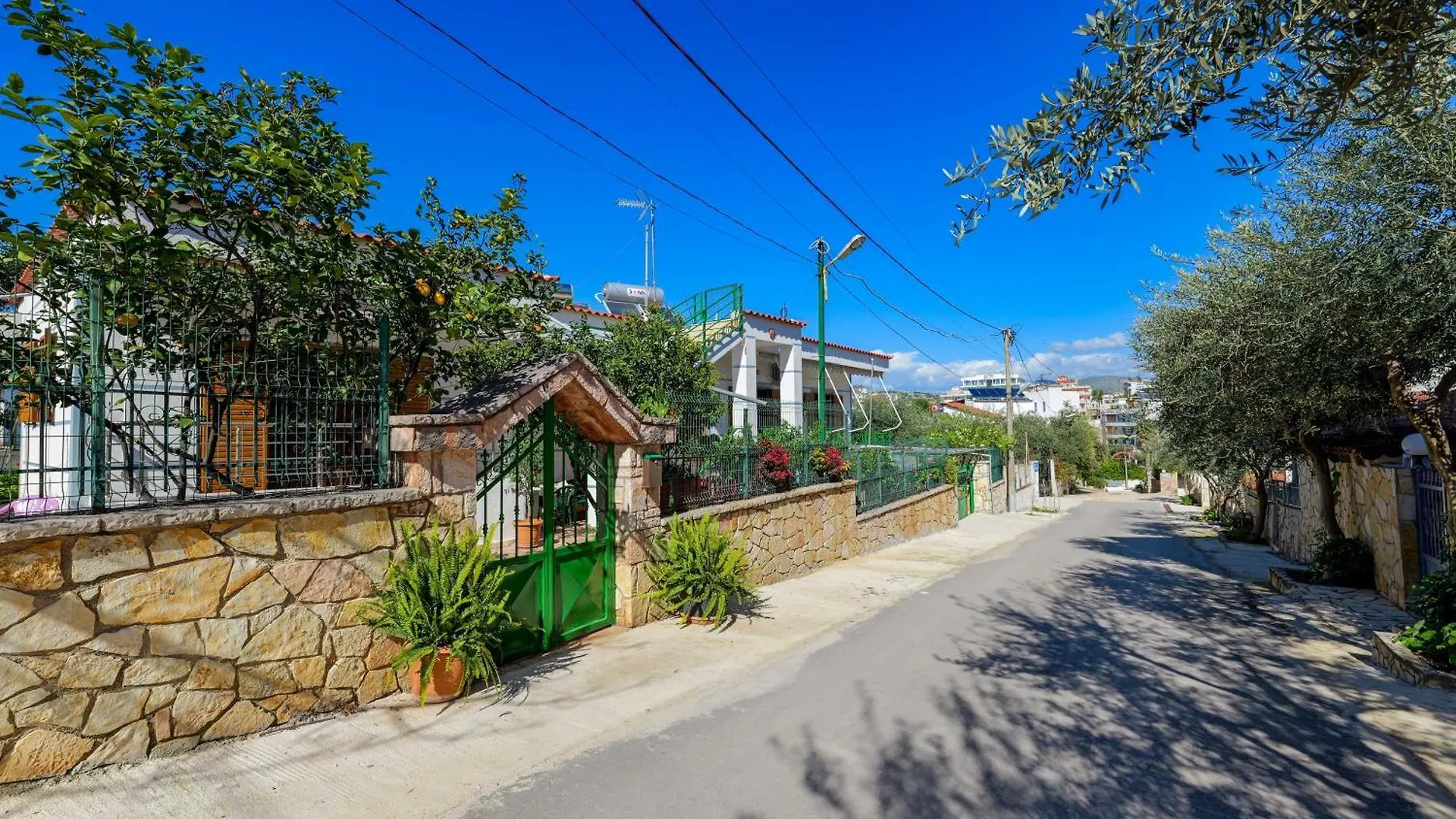 Cozy Apartments Downtown Ksamil