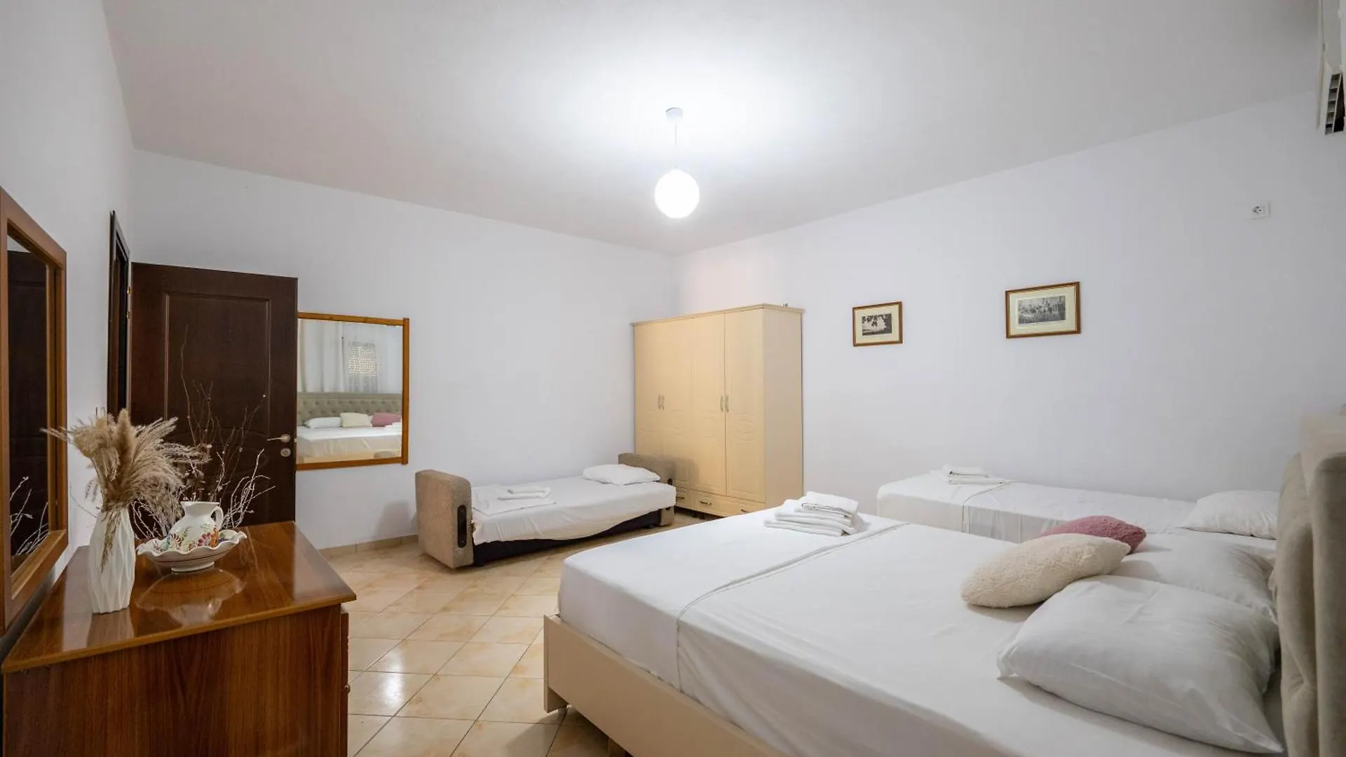 Cozy Apartments Downtown Ksamil 0*,