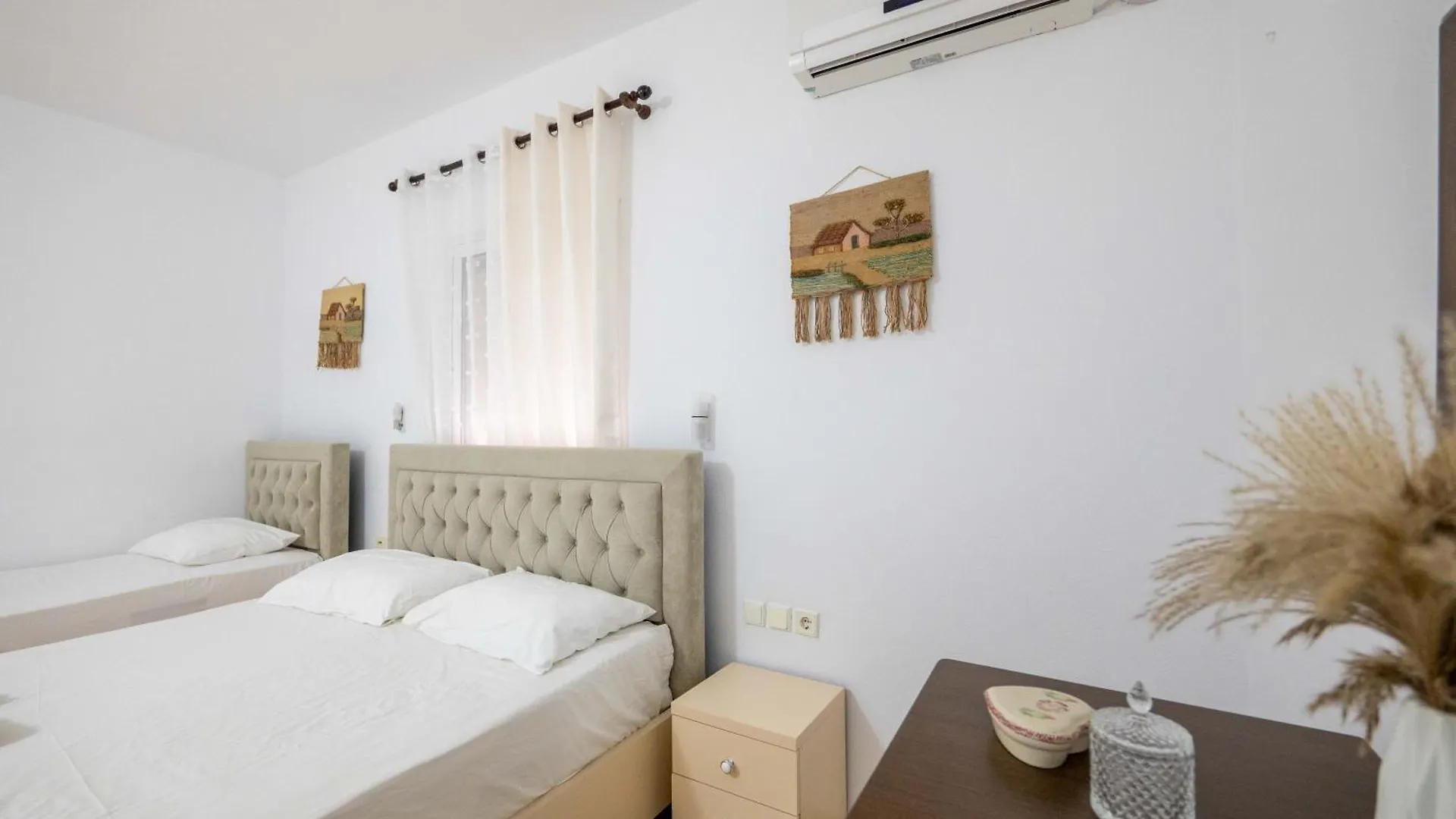 Cozy Apartments Downtown Ksamil