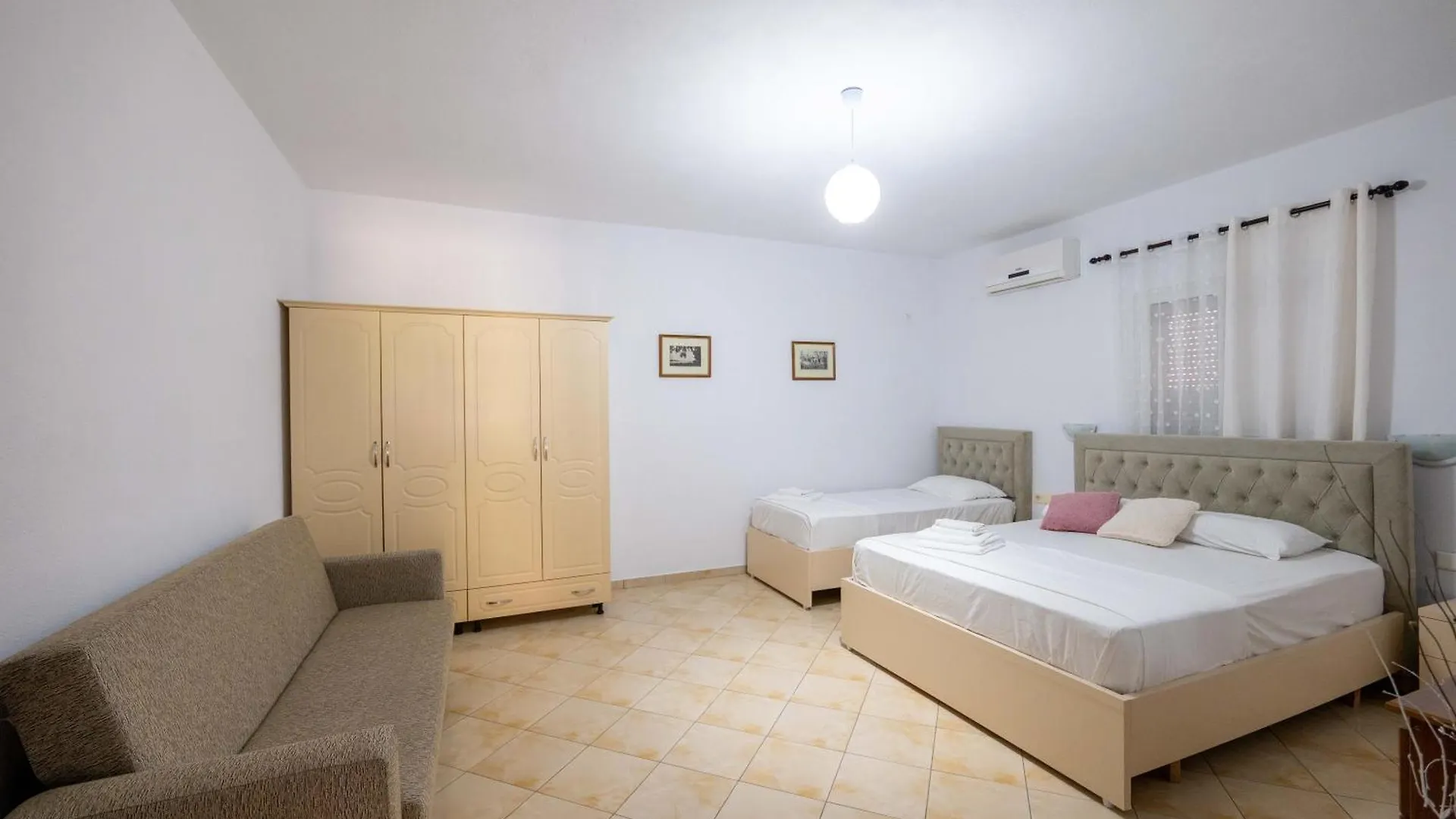 Cozy Apartments Downtown Ksamil